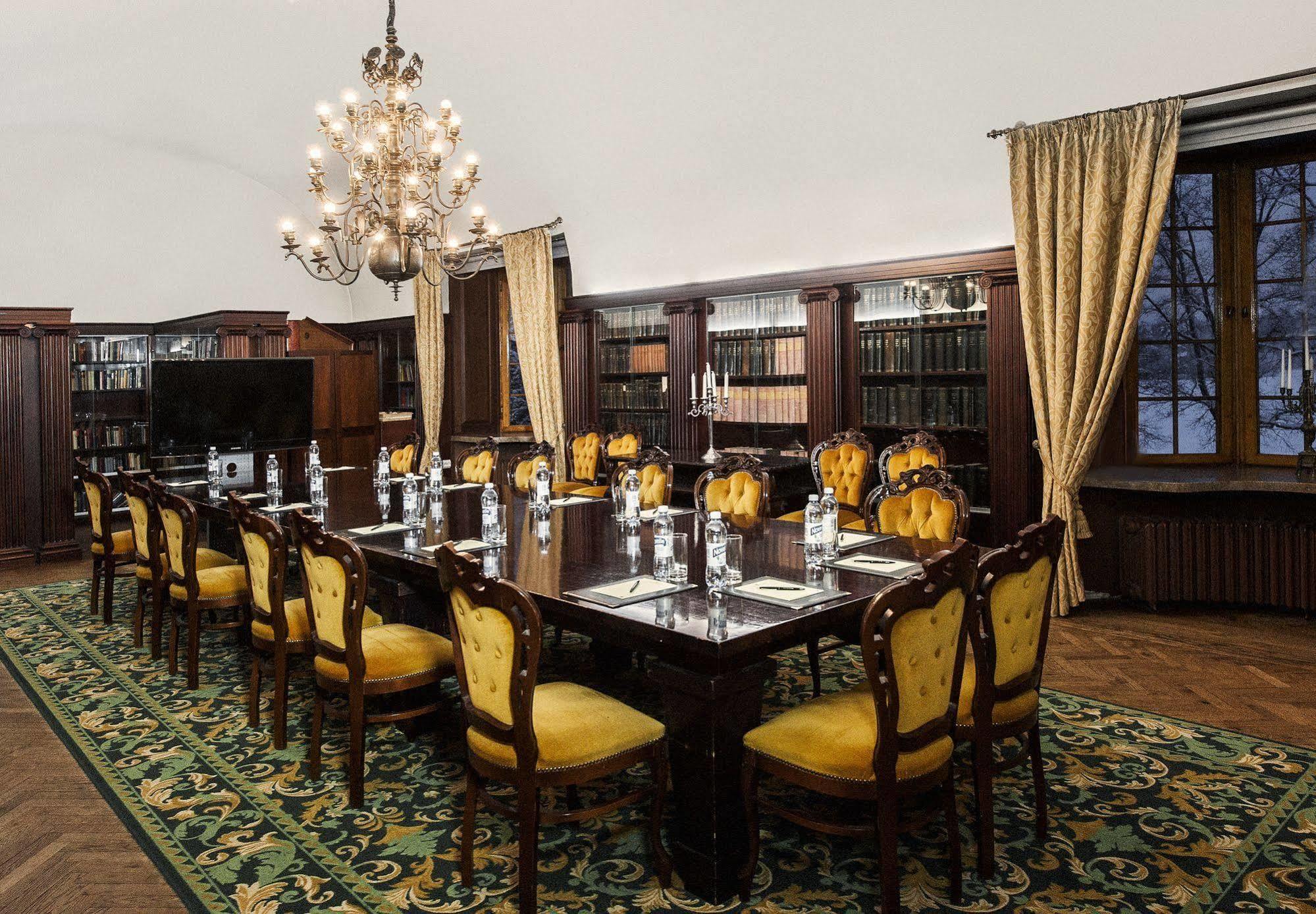 Hotel Vanajanlinna Harviala ภายนอก รูปภาพ